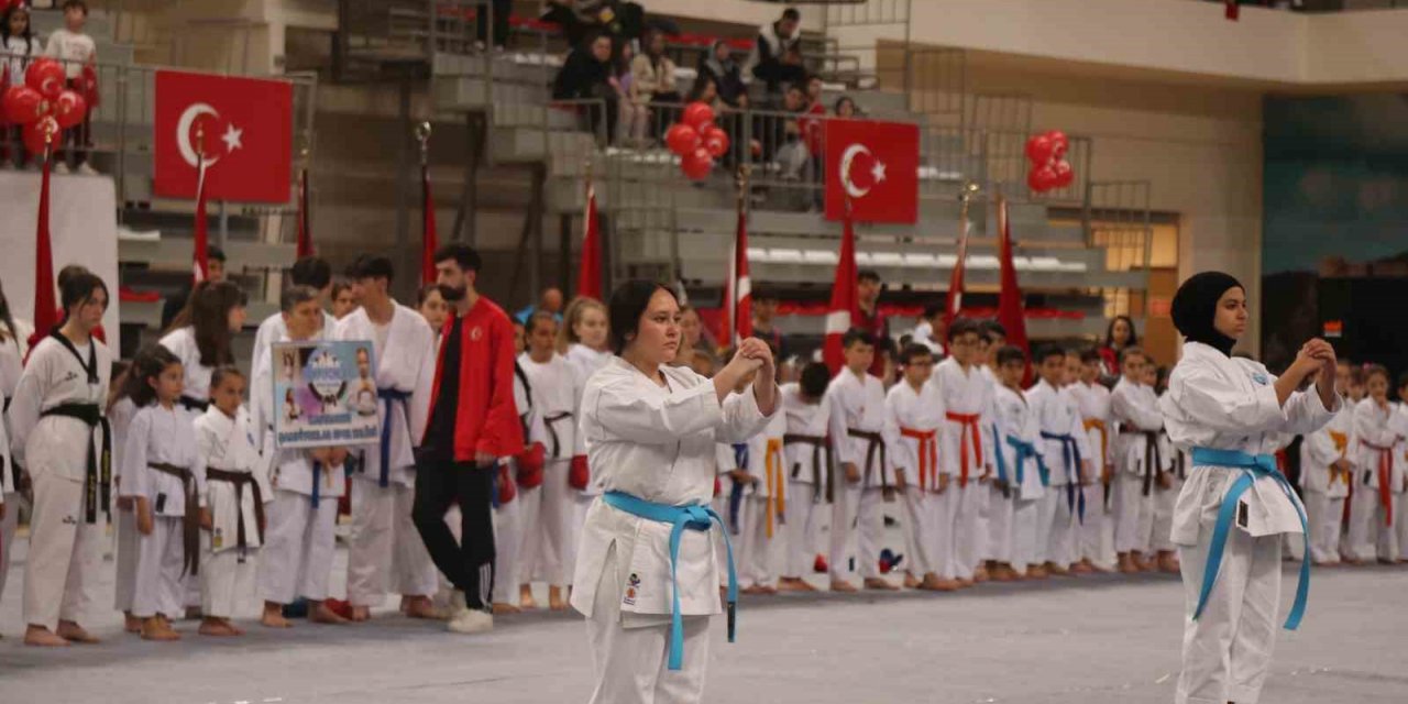 19 Mayıs’ta öğrenciler gösterileri ile göz doldurdu