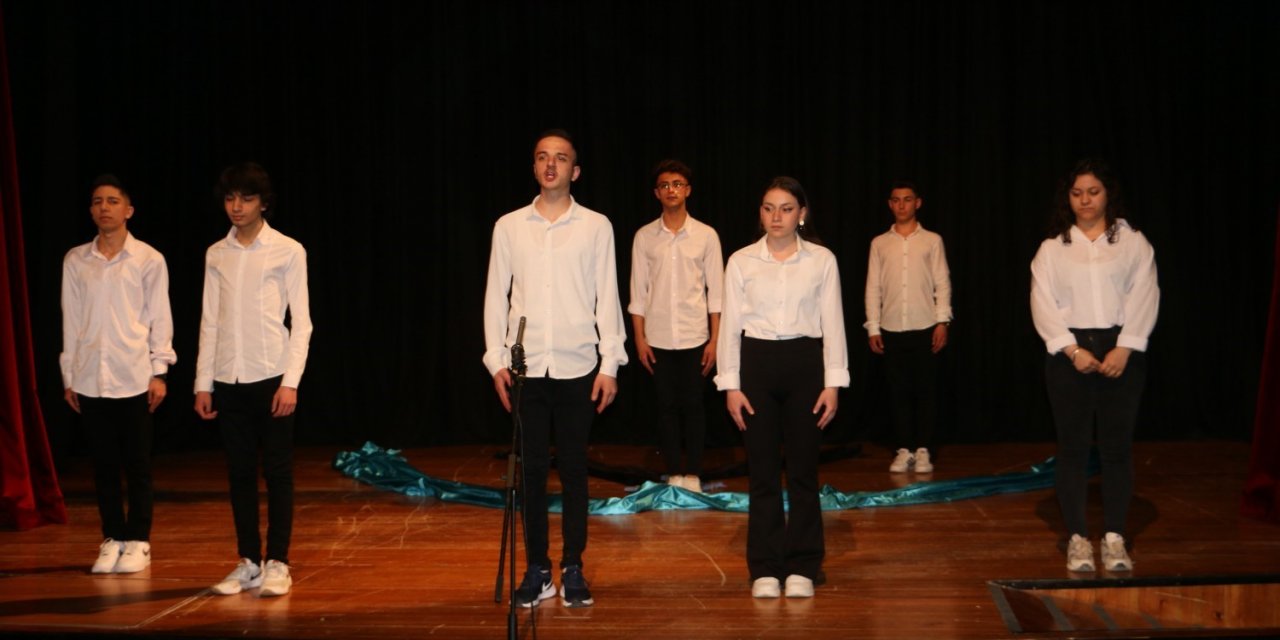 Mesleki Eğitim Merkezi öğrencileri 19 Mayıs’ı SGM’de kutladı