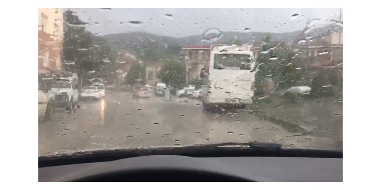 Kastamonu’da sağanak yağış ve fırtına etkili oldu