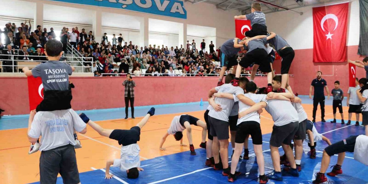 Taşova’da 19 Mayıs coşkusu