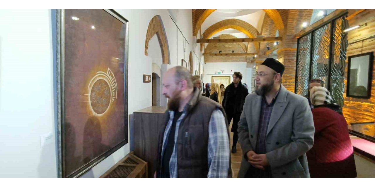 Bursa’da Yakin Hüsn ü Hat sergisine yoğun ilgi