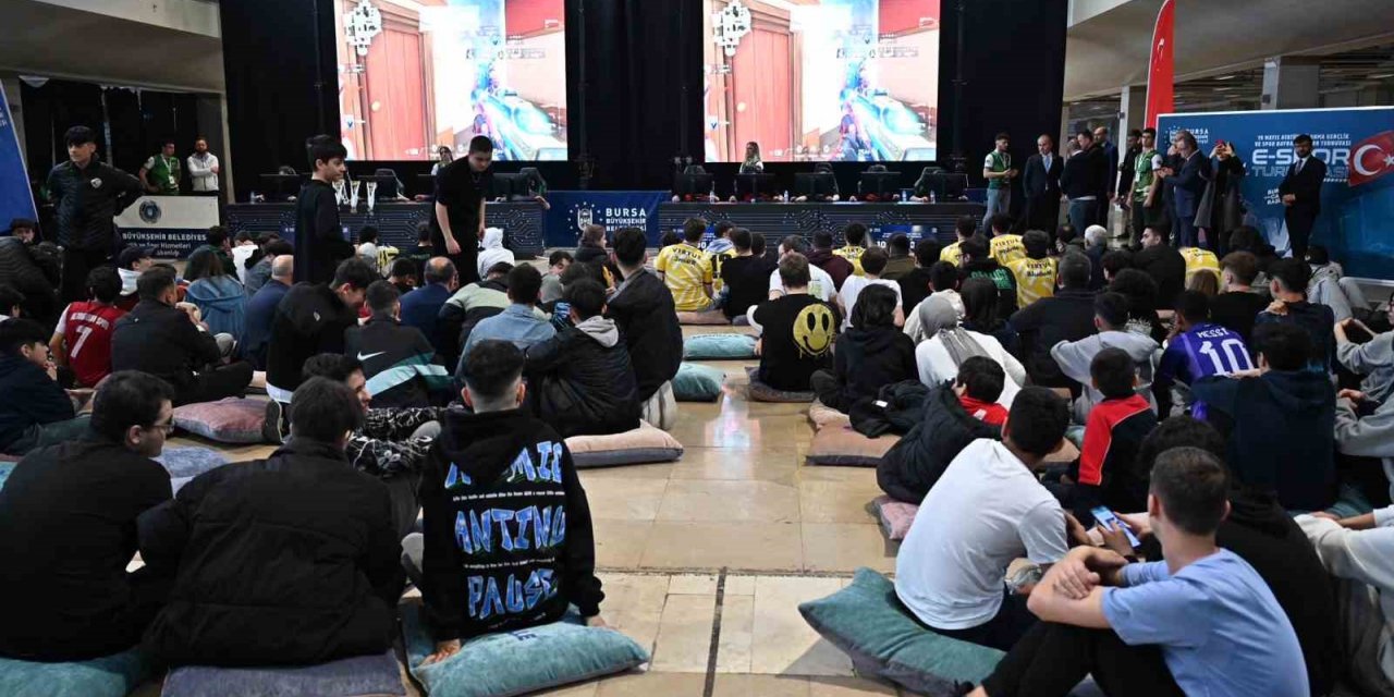 Bakan Varank ödülleri ikiye katladı