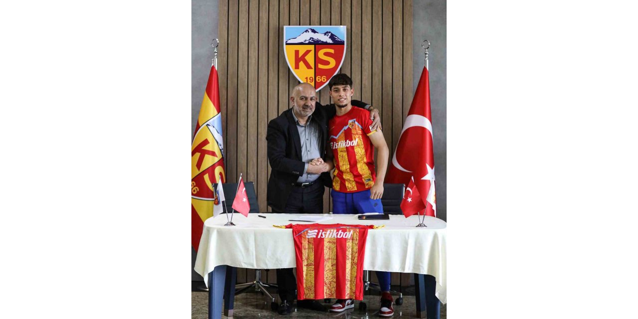 Talha Sarıslan 2 yıllık yeni sözleşmeye imza attı