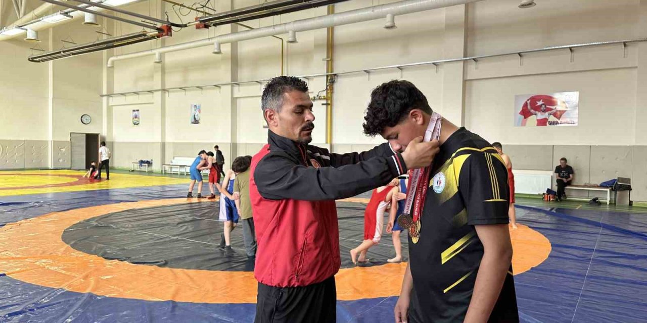 Korkuyu hocalarının desteği ile yendi