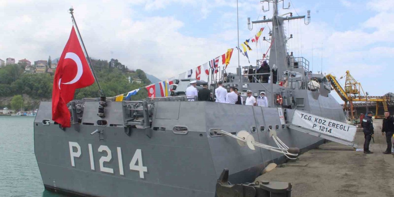 Kastamonu’da ziyarete açılan TCG Karadeniz Ereğli Karakol Gemisi yoğun ilgi gördü