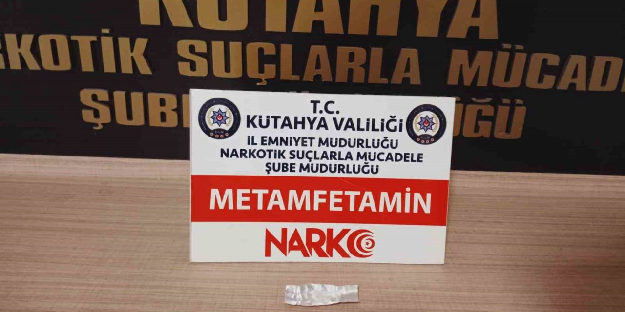 Kütahya’da şüpheli şahsın üzerinde uyuşturucu ele geçirildi