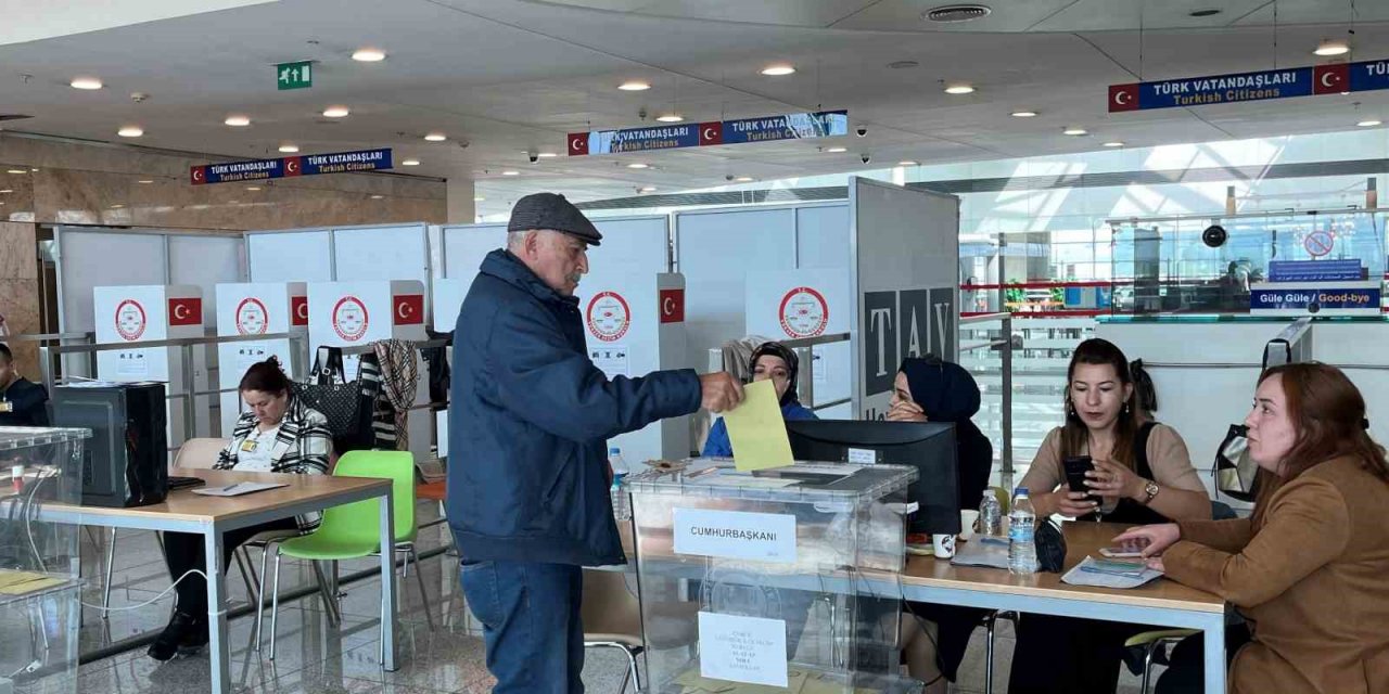 Yurt dışında ve gümrük kapılarında ikinci tur seçimleri için oy verme işlemi başladı
