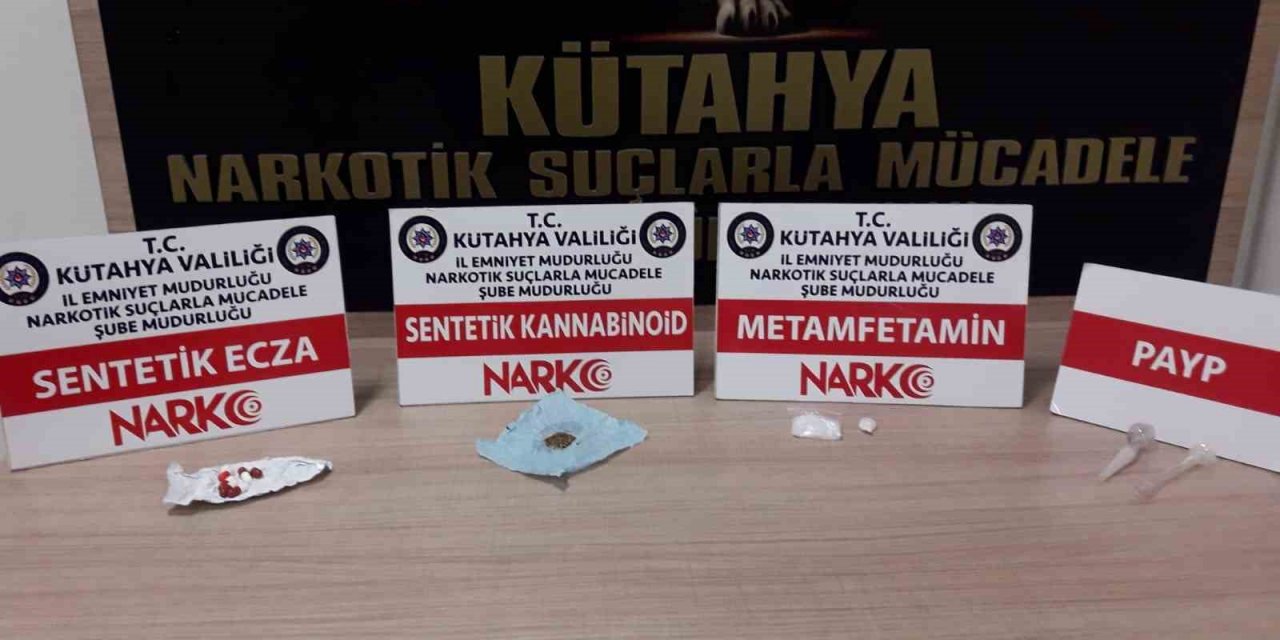 Kütahya’da şüphe üzerine durdurulan 2 şahsın üzerinde uyuşturucu çıktı
