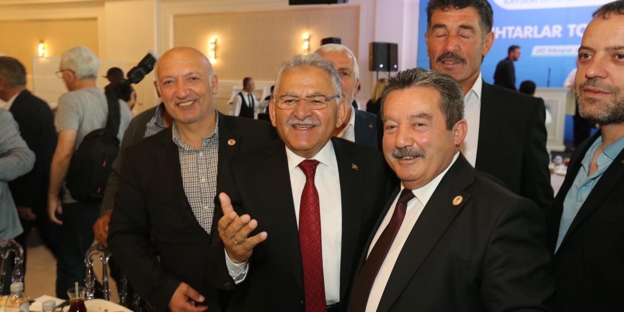 Bakan Akar ve Başkan Büyükkılıç muhtarlarla görüştü