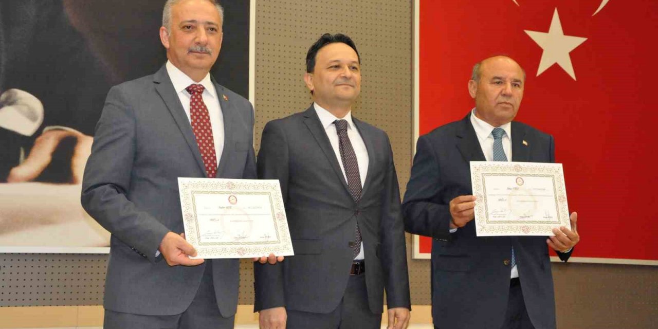 Milletvekilleri mazbatalarını almaya başladı