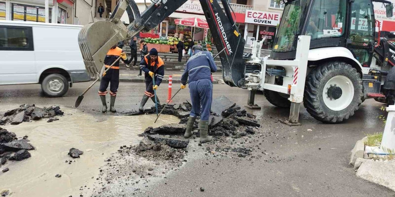 Hakkari belediyesinde yağmur mesaisi