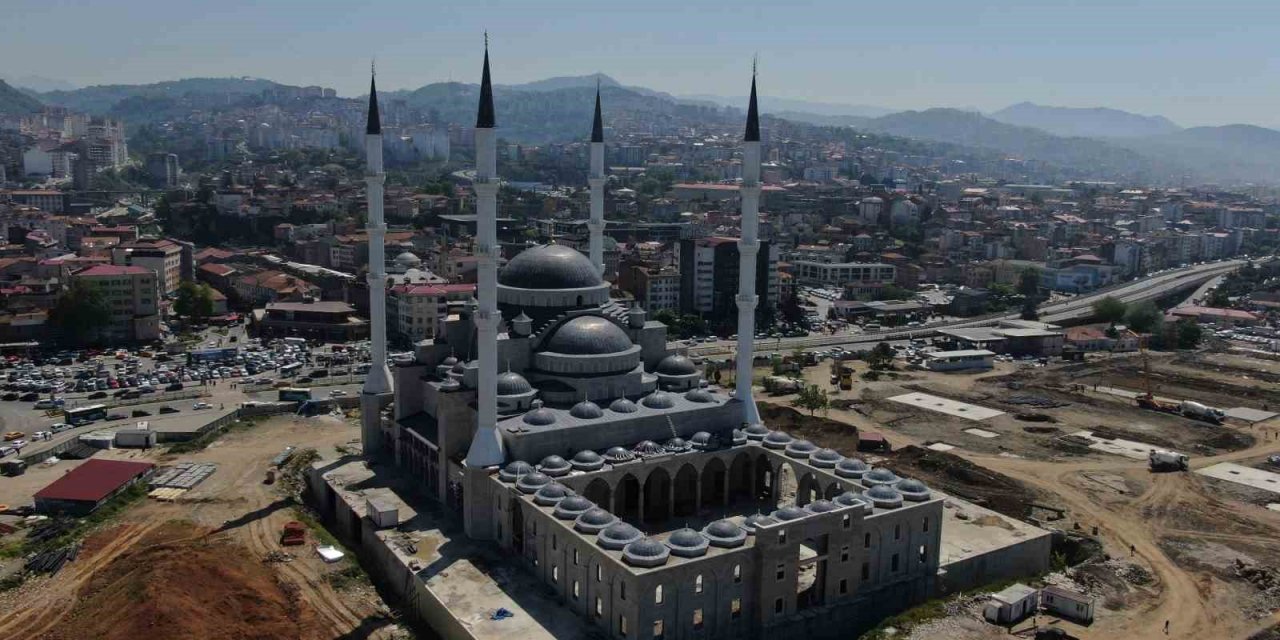Doğu Karadeniz’in en büyük cami ve külliyesinin 2024 yılı Ramazan ayında açılması planlanıyor