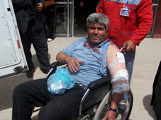 Minibüs devrildi: 3 yaralı