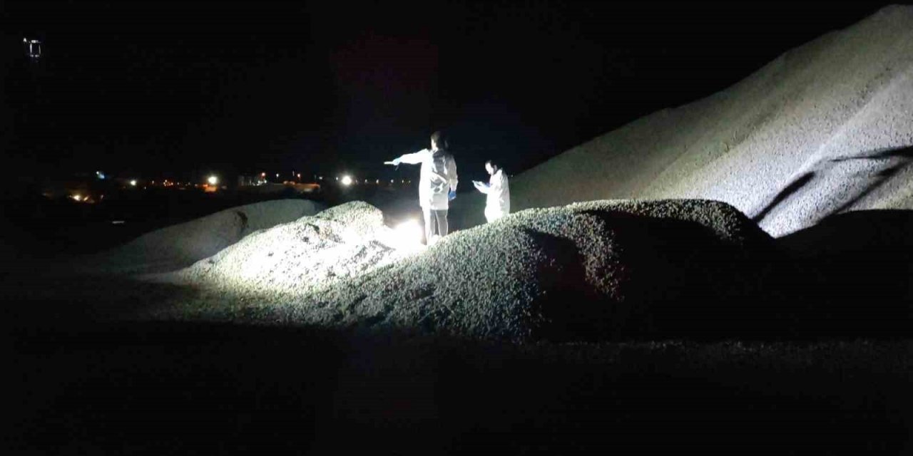 Tonlarca mıcırın altında kalarak can verdi