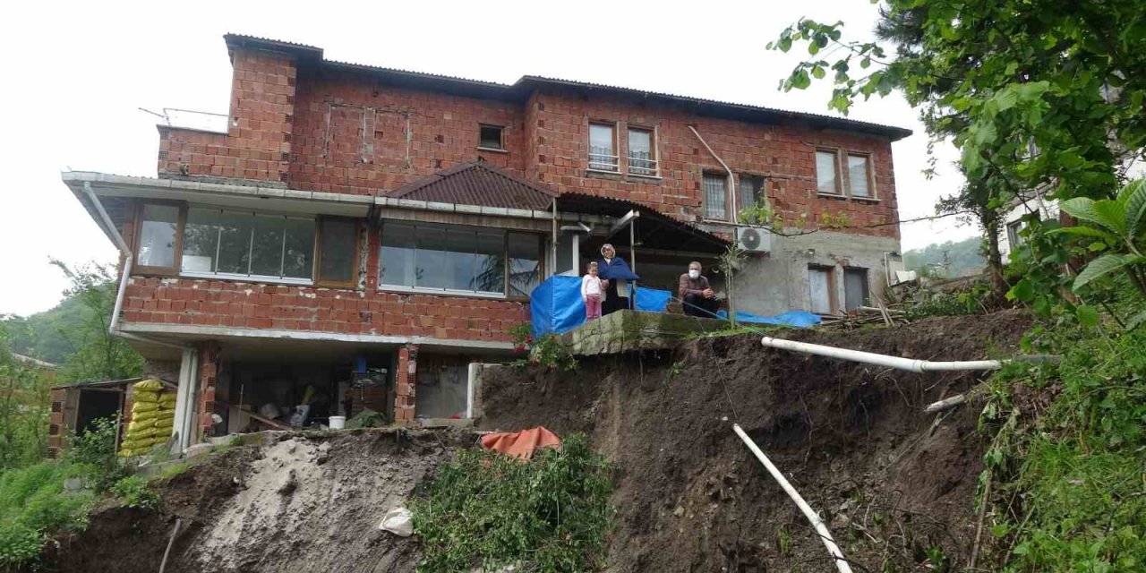 Trabzonlu ailenin ‘Heyelan’ nöbeti