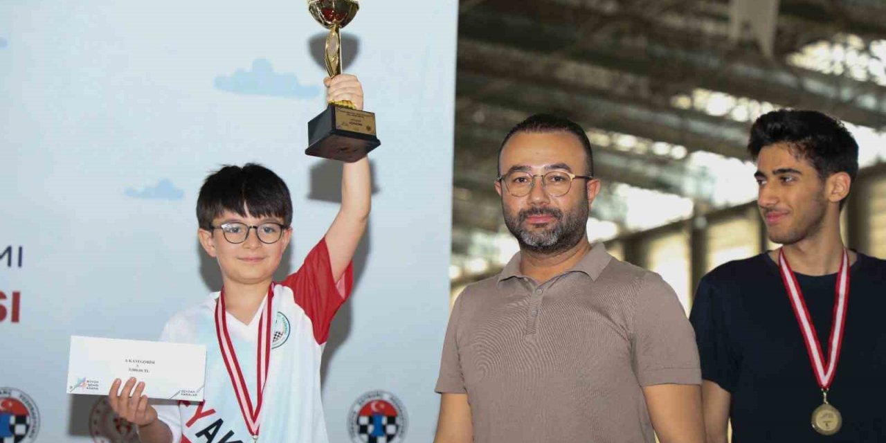 Satranç turnuvası ödül töreni yapıldı