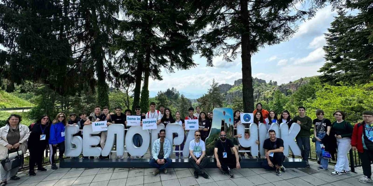 Gediz Atatürk Ortaokulu Bulgaristan’dan döndü