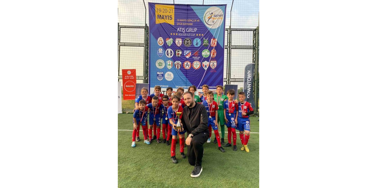 Genç futbolseverlerin turnuva heyecanı