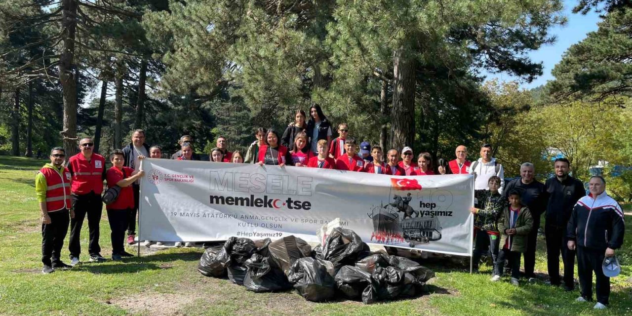 Havran’da ilçe protokolü doğa yürüyüşüne katıldı