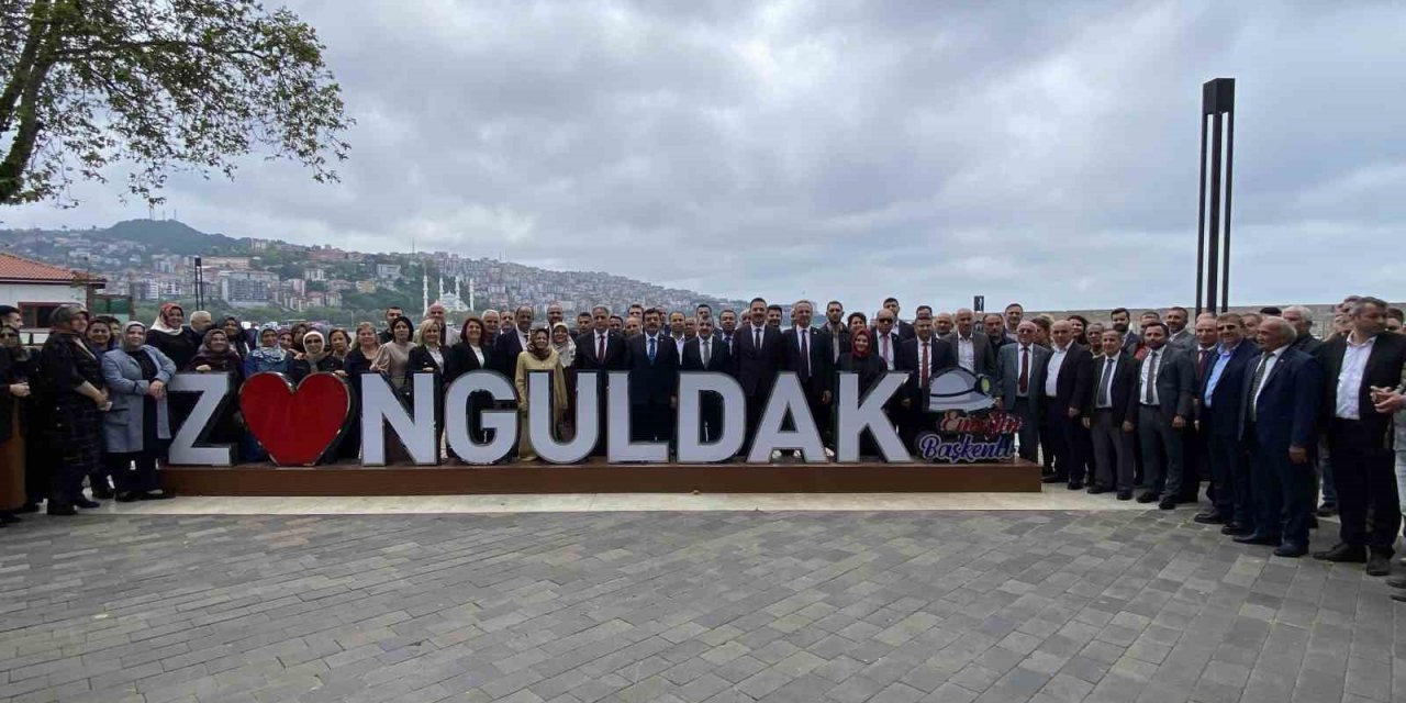Milletvekilleri mazbatalarını aldı