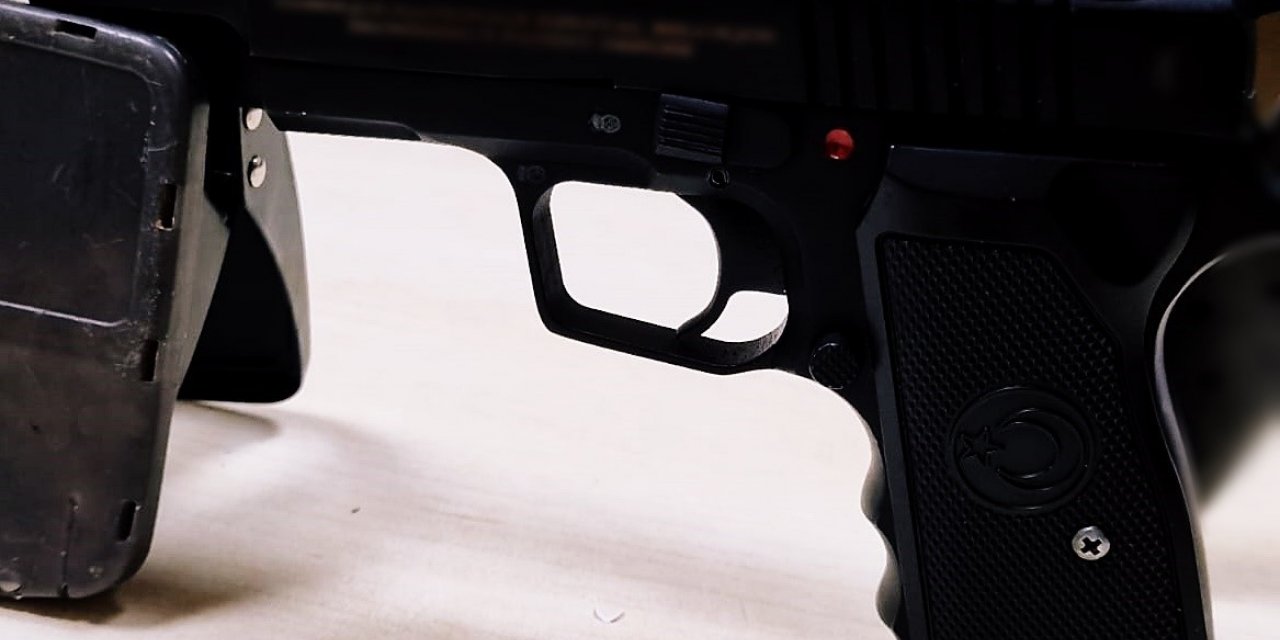 Havaya ateş açan maganda bekçilere yakalandı