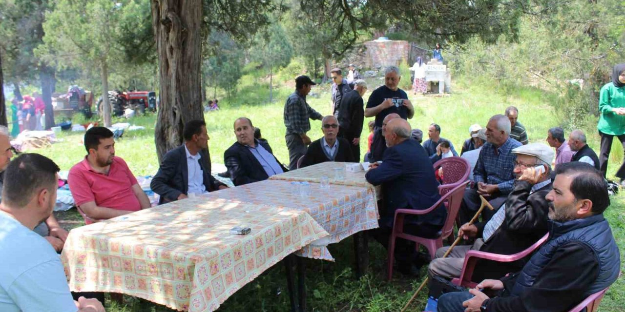 Bu köyde asırlık geleneksel Hıdırellez Şenliği devam ediyor