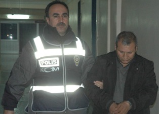 Bagajda 10 kilo esrarla yakalandılar