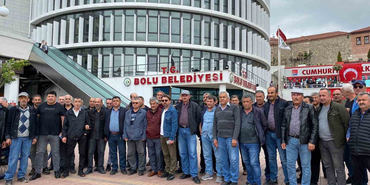 Bolu Belediyesi’nden emekli tazminatlarını alamayan işçiler eylem yaptı