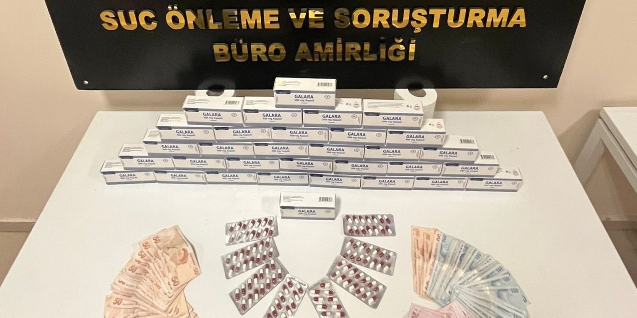 İzmir’de 2 uyuşturucu satıcısı polisten kaçamadı