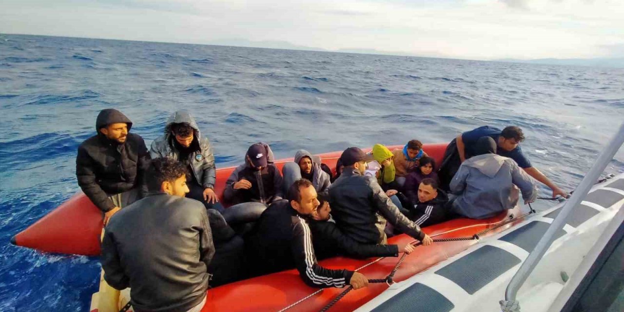 Aydın’da 21 düzensiz göçmen kurtarıldı