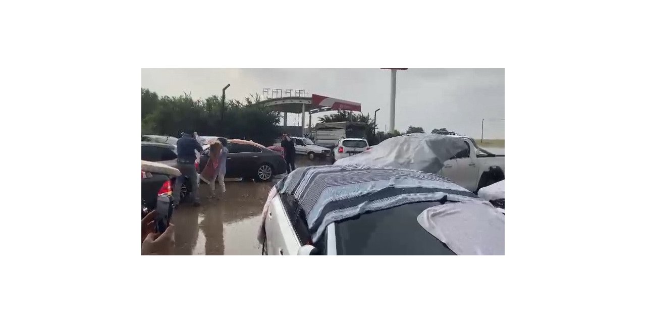 Adıyaman’a ceviz büyüklüğünde dolu yağdı