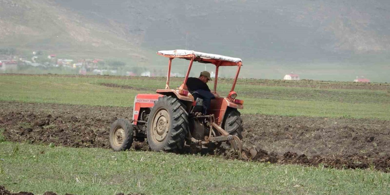 Ardahan’da buğday ve arpa ekimi başladı