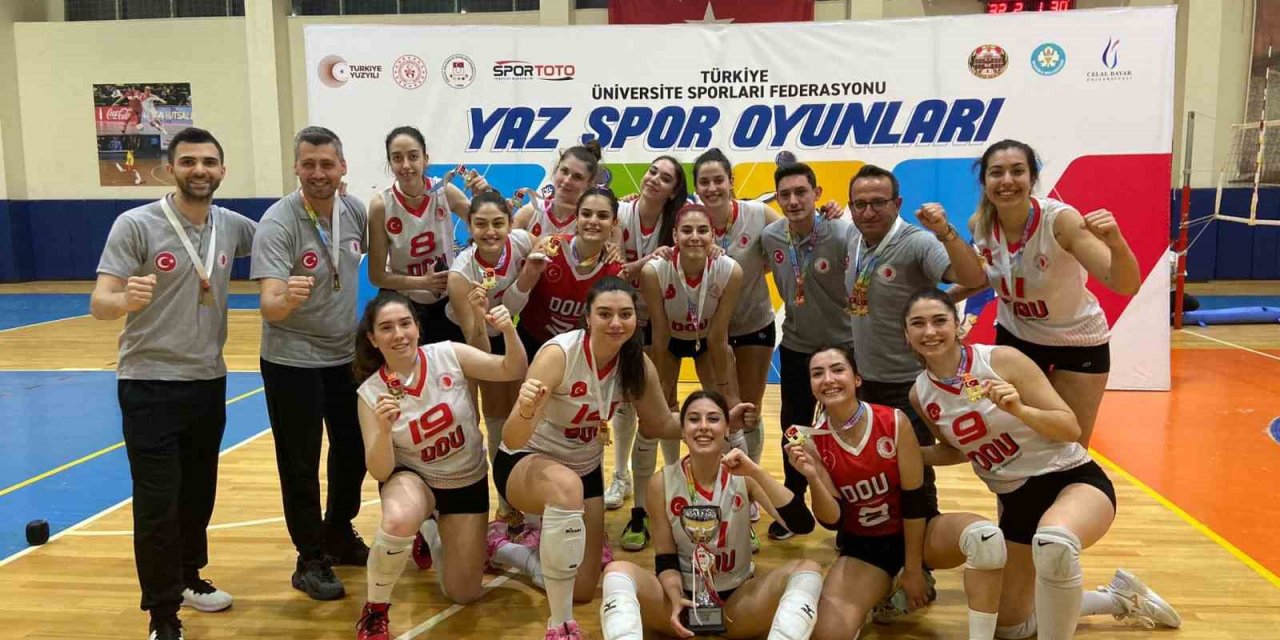 Doğuş Üniversitesi, kadın voleybolda Türkiye şampiyonu oldu