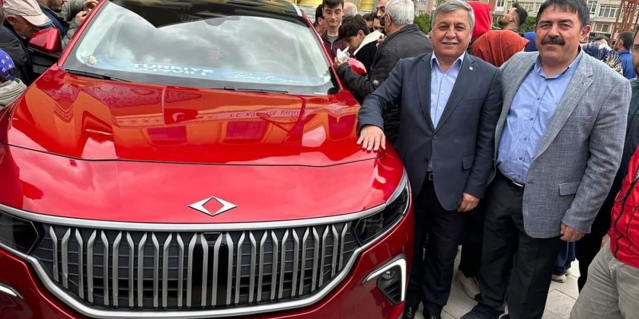 Altıntaş’ta Togg’a yoğun ilgi