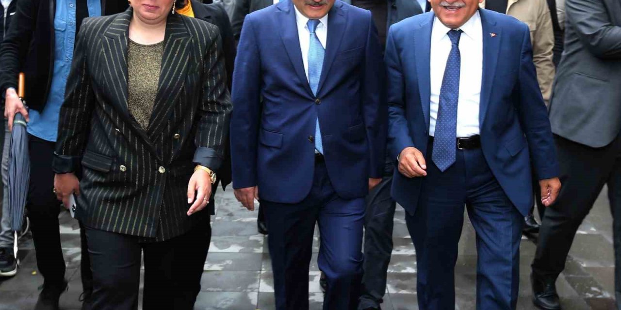 Vali Çiçek’ten Başkan Büyükkılıç’a övgü ve teşekkür