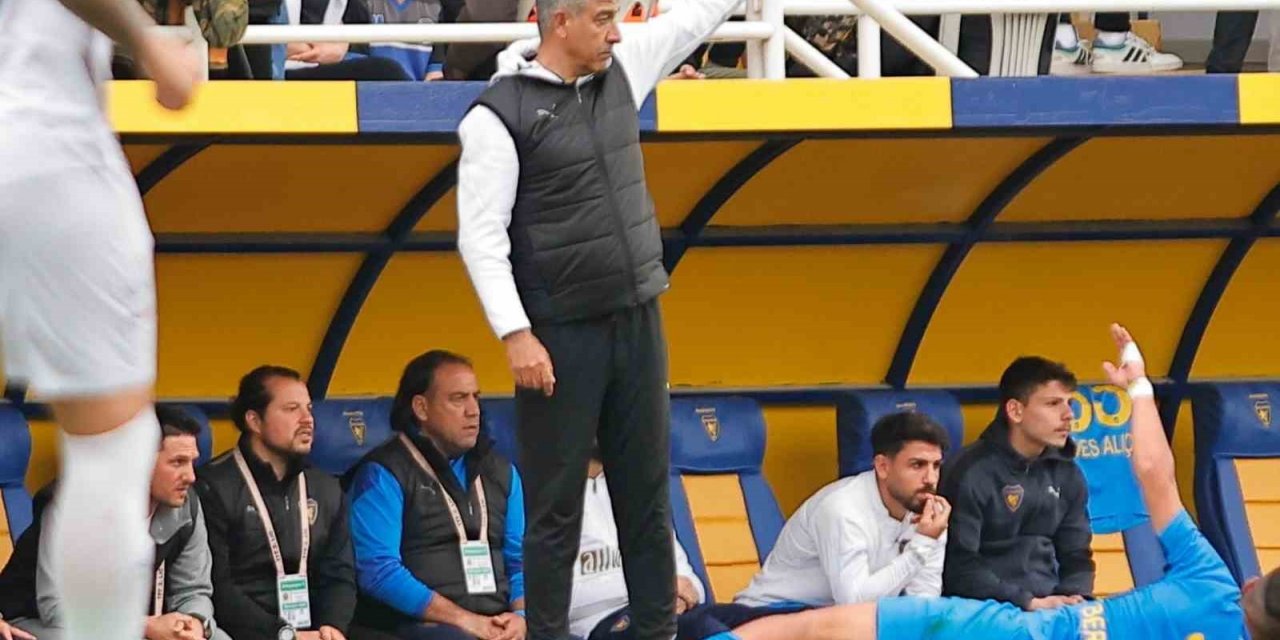 Bucaspor 1928’de Sait Karafırtınalar, Cüneyt Dumlupınar’ı geride bıraktı