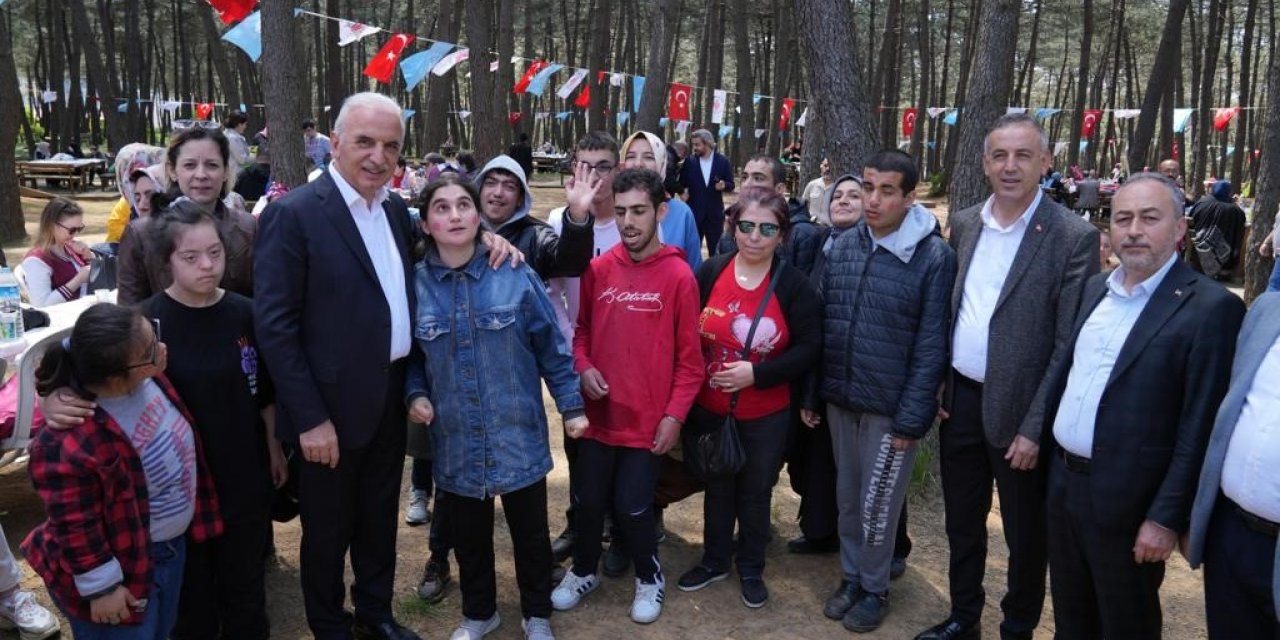 Ümraniye’de gerçekleşen piknikte engeller ortadan kalktı