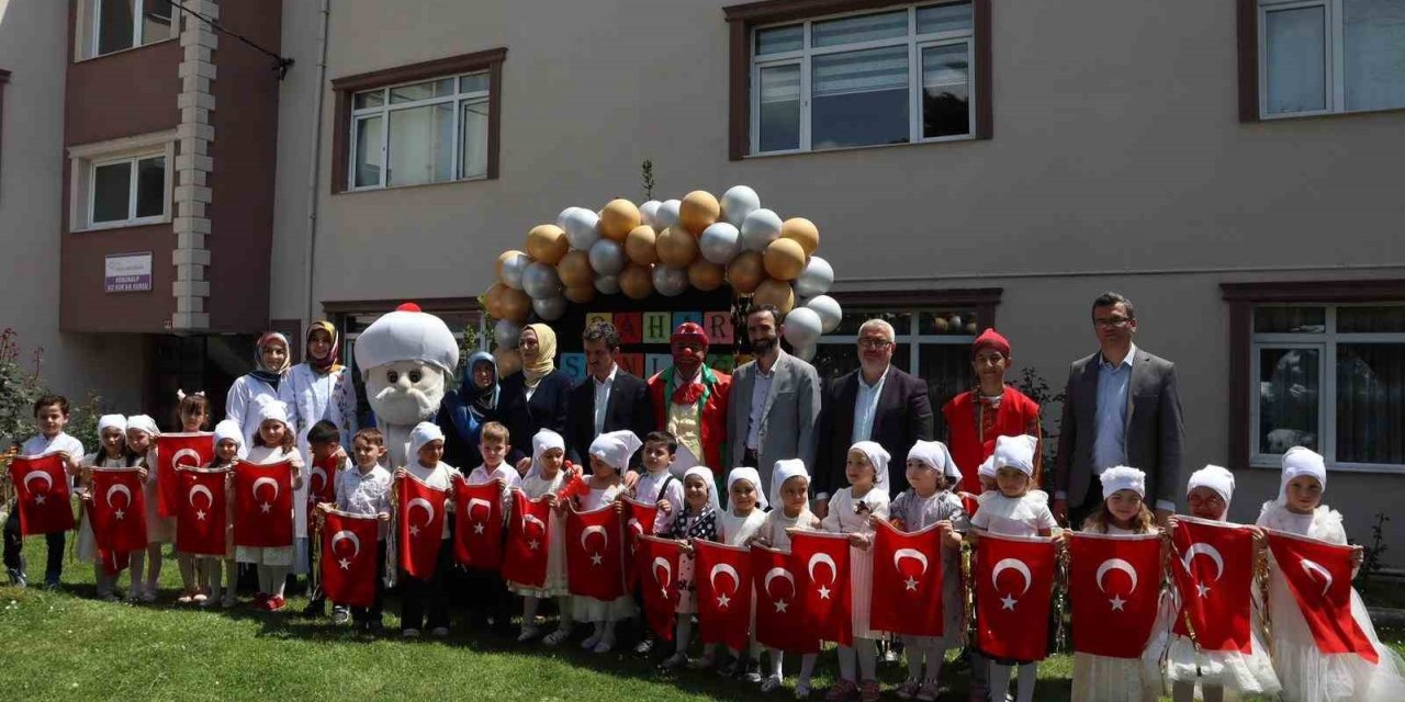 Kur’an okumayı öğrenen çocuklara yılsonu etkinliği