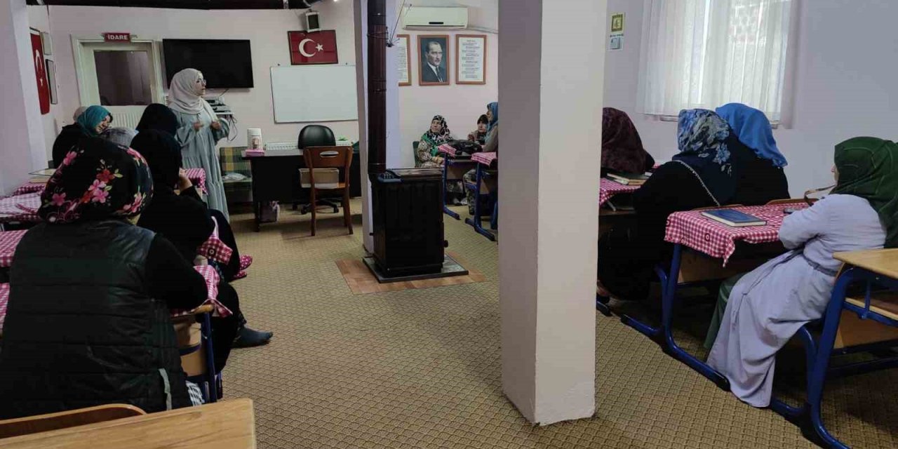 Kadınlara erken teşhisin önemi anlatıldı