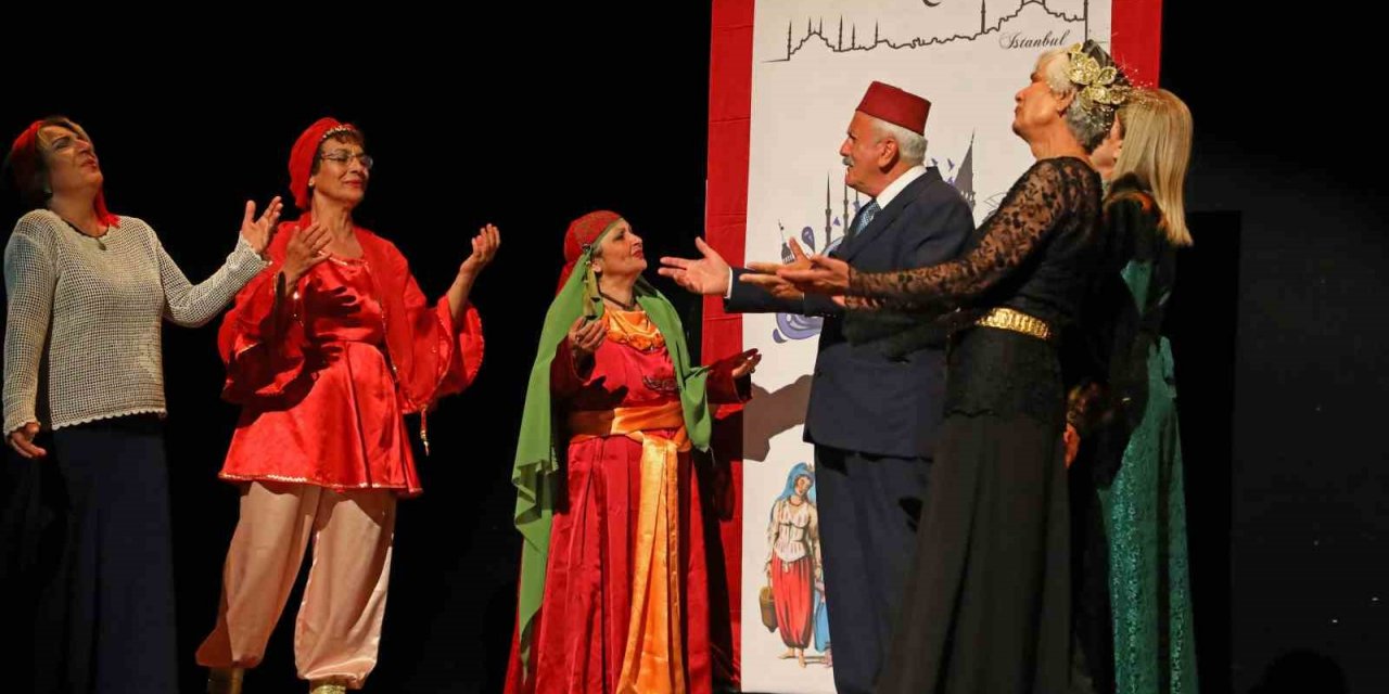 Aktif yaşlılardan müzikal komedi