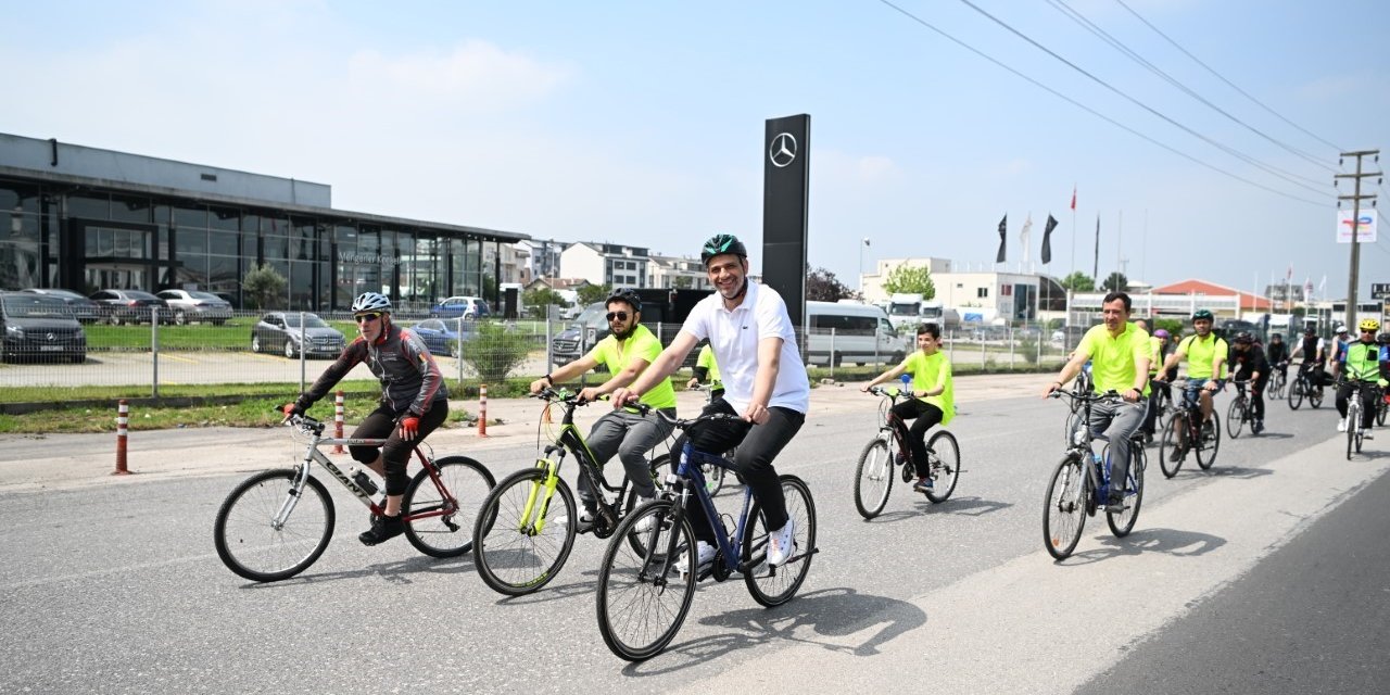 Başkan Kocaman gençlerle pedal çevirdi