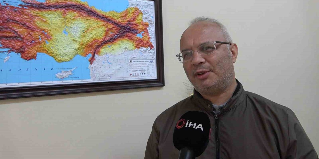 Prof. Dr. Nafiz Maden: "Karadeniz’deki petrol sızıntıları Sinop, Ünye ve Rize açıklarında"