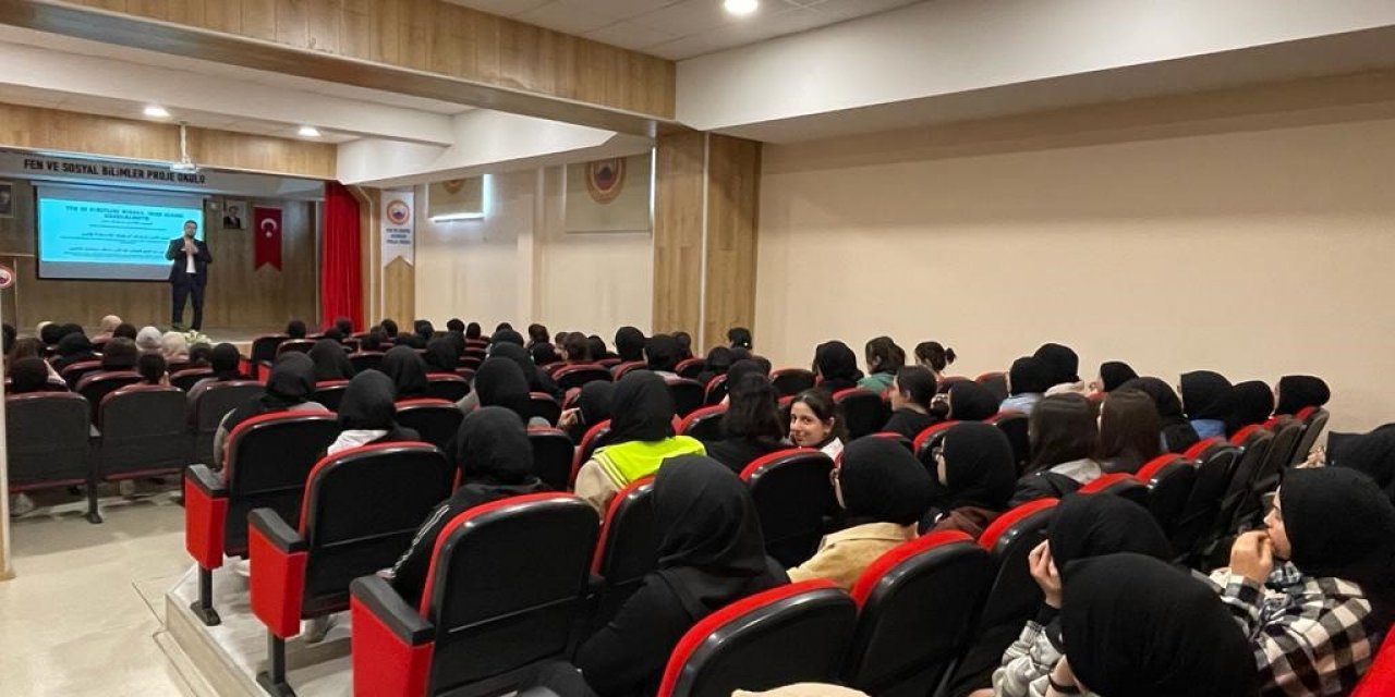 İmam Hatip Lisesi öğrencilerine Hz. Muhammed’in mirası anlatıldı