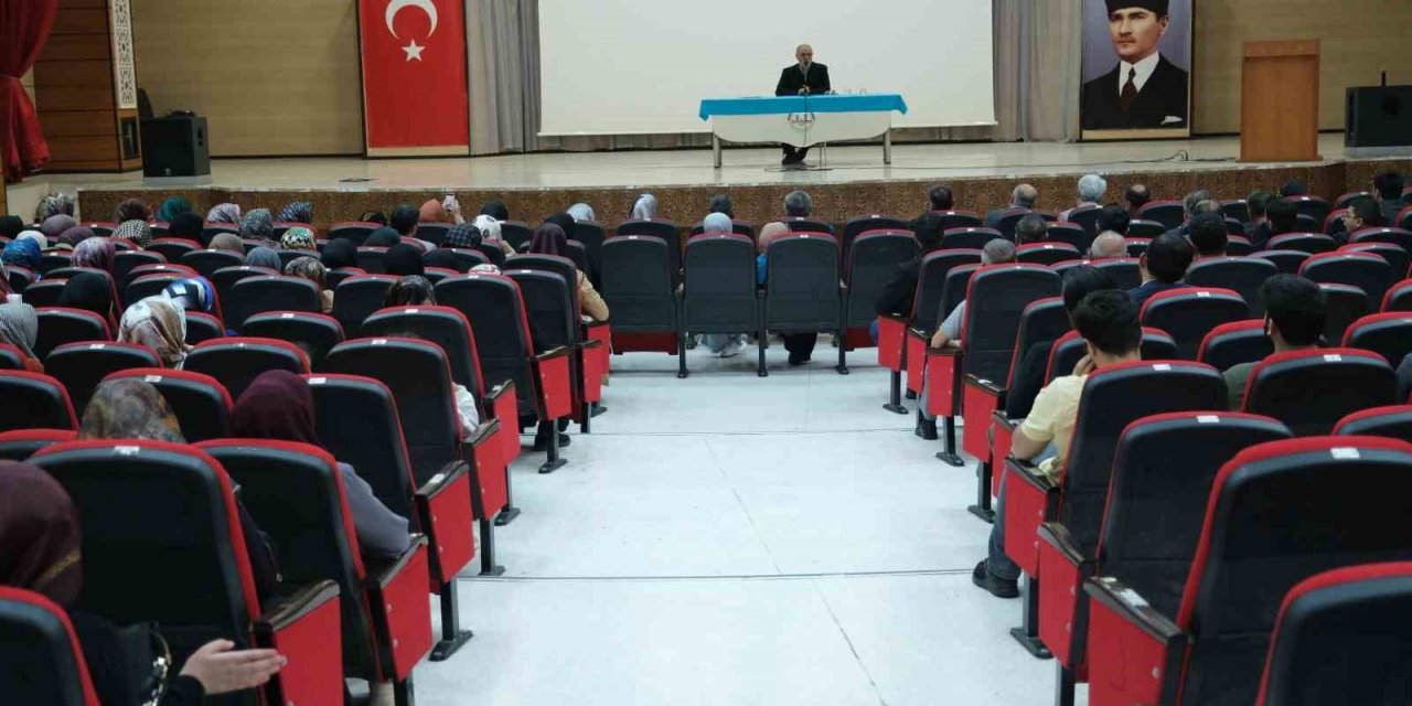 Necip Fazıl Kısakürek’i anma programı düzenlendi