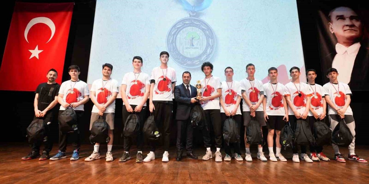 Geleneksel gençlik kupaları ödülleri sahiplerini buldu