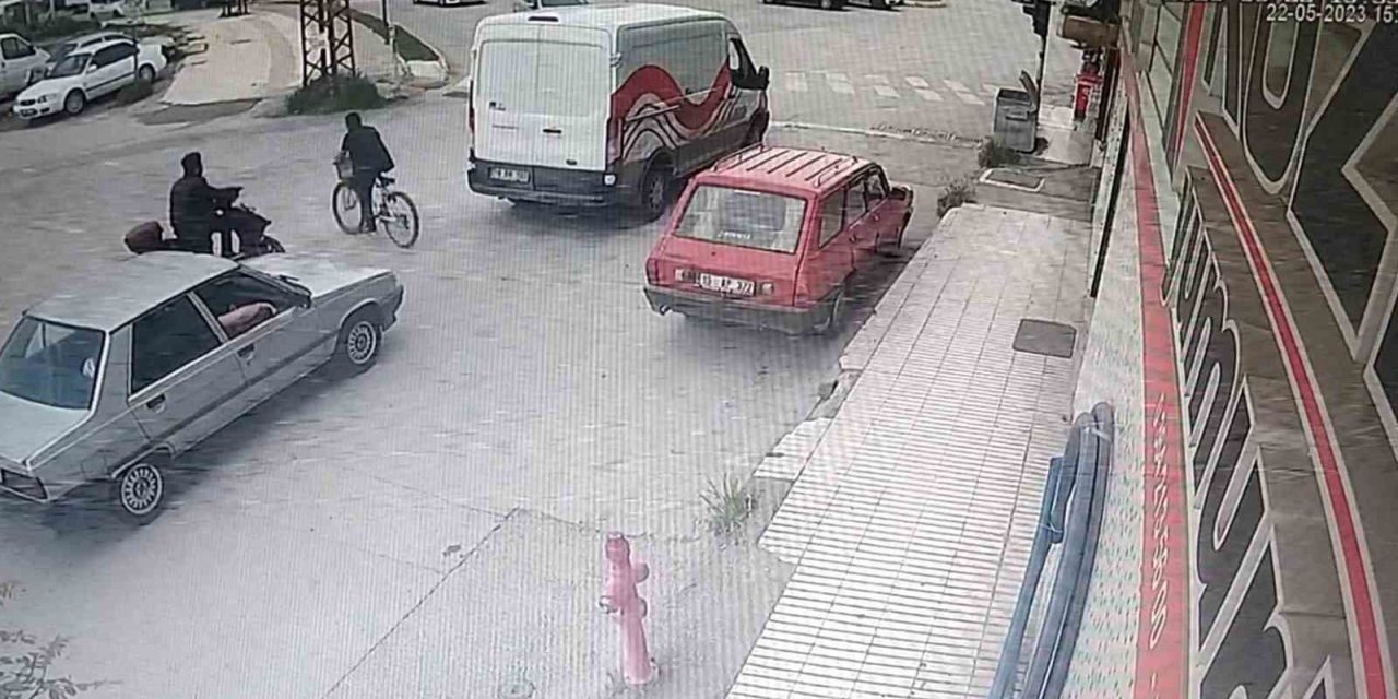 Motosiklet ve bisiklet sürücüsü ölümden döndü