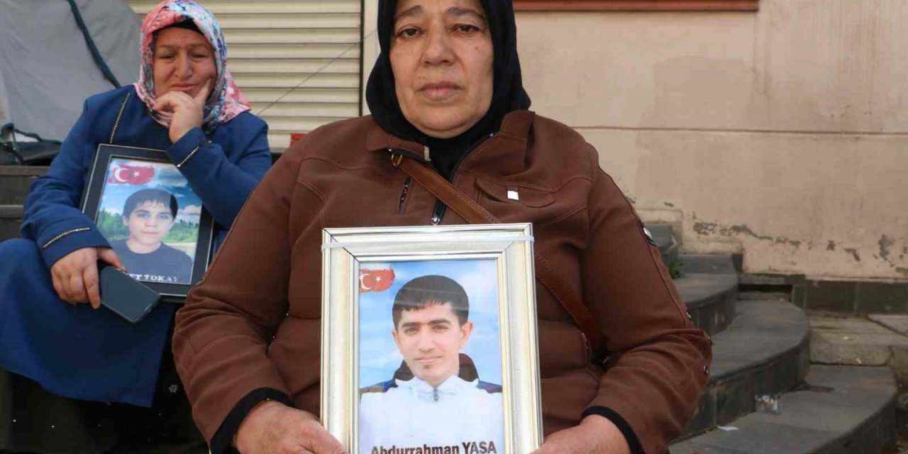 Evlat Nöbetindeki anneden PKK’ya serzeniş