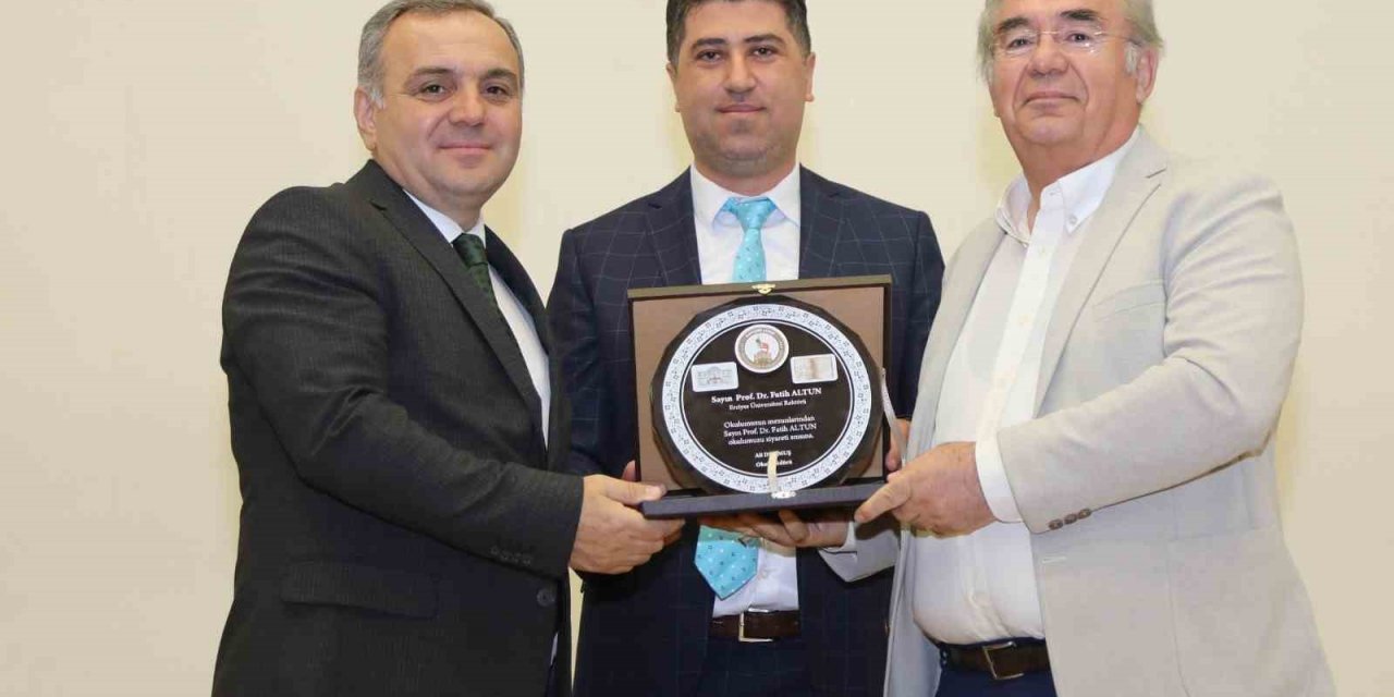 Rektör Altun, mezun olduğu lisenin öğrencileri ile buluştu