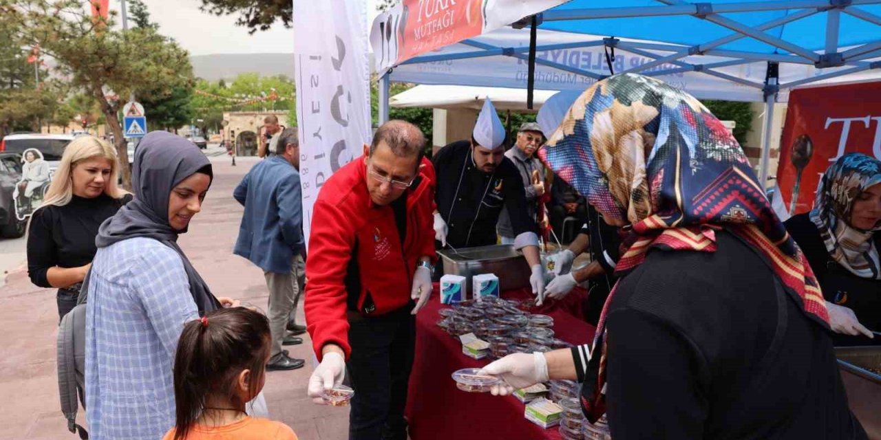 Türk Mutfağı Haftası’nda Ürgüp’ün tescilli lezzeti ’Köftür’ ikram edildi