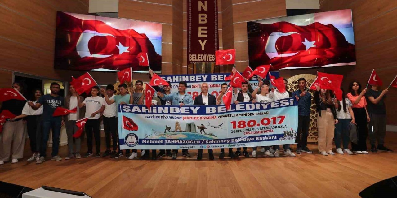 Gazi torunları ecdadıyla buluşuyor